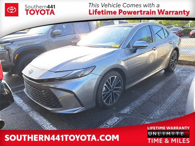 2025 Toyota Camry Hybrid XLE — Sedan — 5,229 mi — Royal Palm Beach, FL