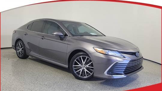 2022 Toyota Camry Hybrid XLE — Sedan — 16,563 mi — Royal Palm Beach, FL