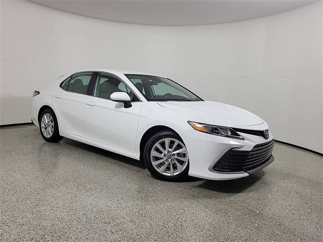 2023 Toyota Camry LE — Sedan — 28,433 mi — Royal Palm Beach, FL