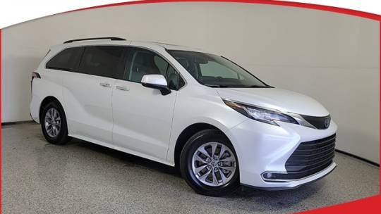 2022 Toyota Sienna XLE — Minivan — 83,481 mi — Royal Palm Beach, FL