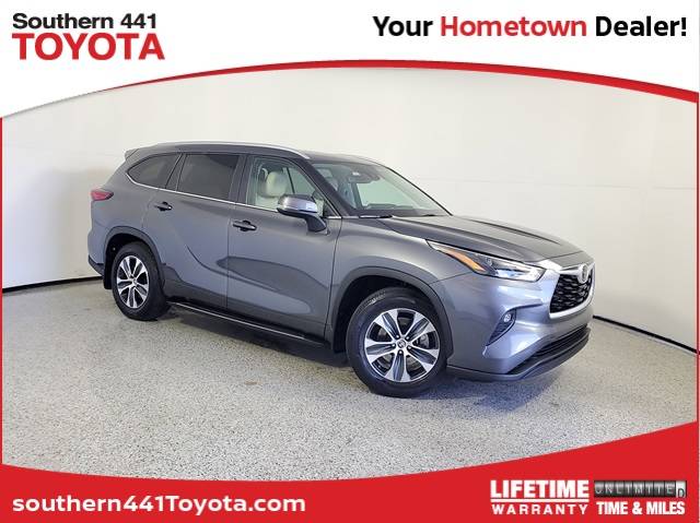 2023 Toyota Highlander XLE — SUV — 32,460 mi — Royal Palm Beach, FL