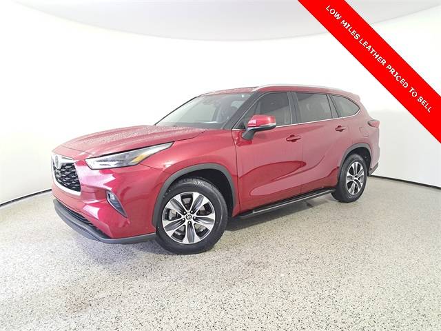 2023 Toyota Highlander XLE — SUV — 24,600 mi — Royal Palm Beach, FL