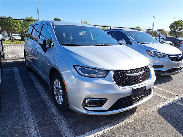 2023 Chrysler Pacifica Touring L — Minivan — 34,540 mi — Royal Palm Beach, FL