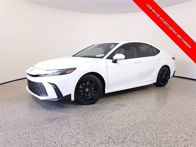 2025 Toyota Camry Hybrid SE — Sedan — 1,965 mi — Royal Palm Beach, FL