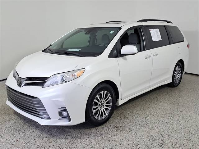 2020 Toyota Sienna XLE — Minivan — 50,028 mi — Royal Palm Beach, FL