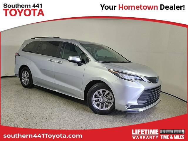 2022 Toyota Sienna XLE — Minivan — 37,007 mi — Royal Palm Beach, FL