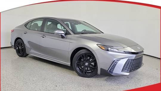 2025 Toyota Camry SE — Sedan — 2,290 mi — Royal Palm Beach, FL