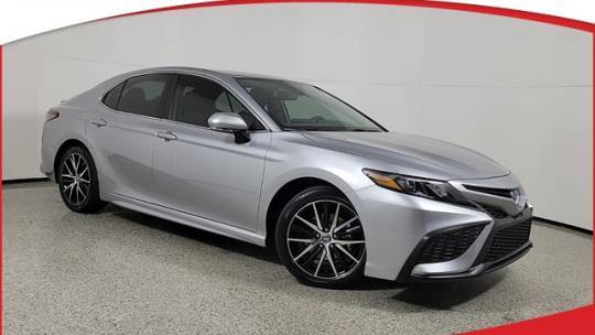 2024 Toyota Camry Hybrid SE — Sedan — 15,516 mi — Royal Palm Beach, FL
