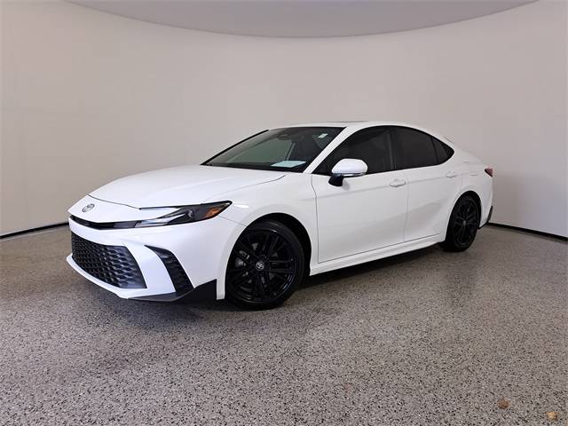 2025 Toyota Camry SE — Sedan — 15,049 mi — Royal Palm Beach, FL