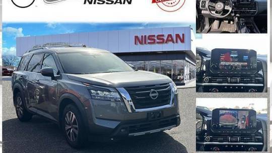 2022 Nissan Pathfinder SL