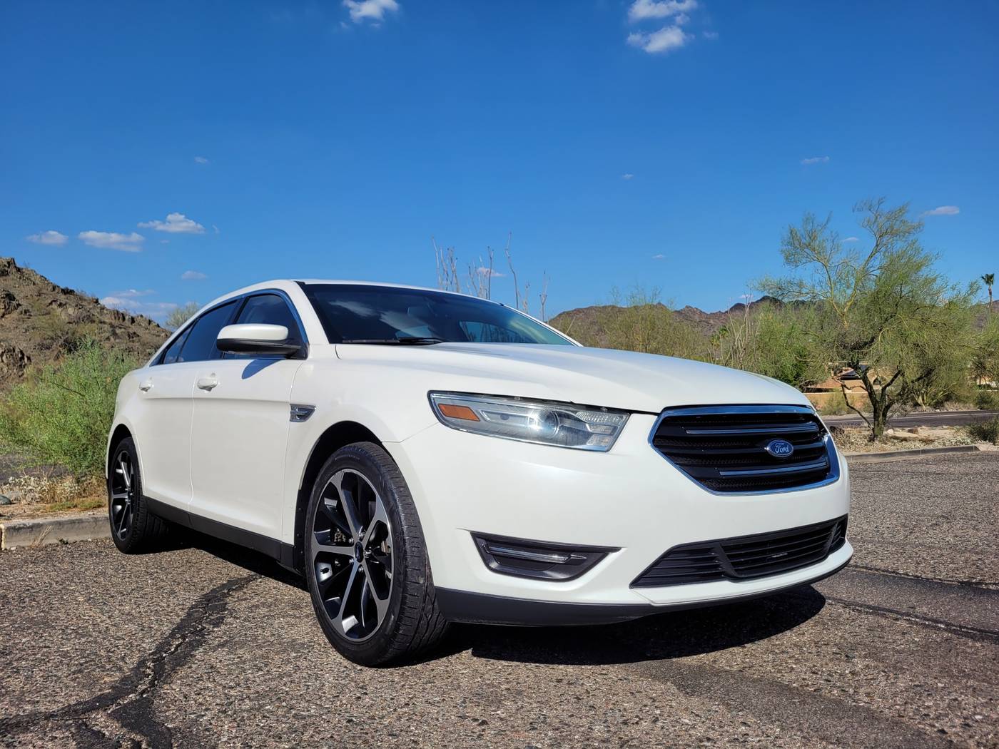 2016 Ford Taurus SEL — Sedan — 32,530 mi — Phoenix, AZ