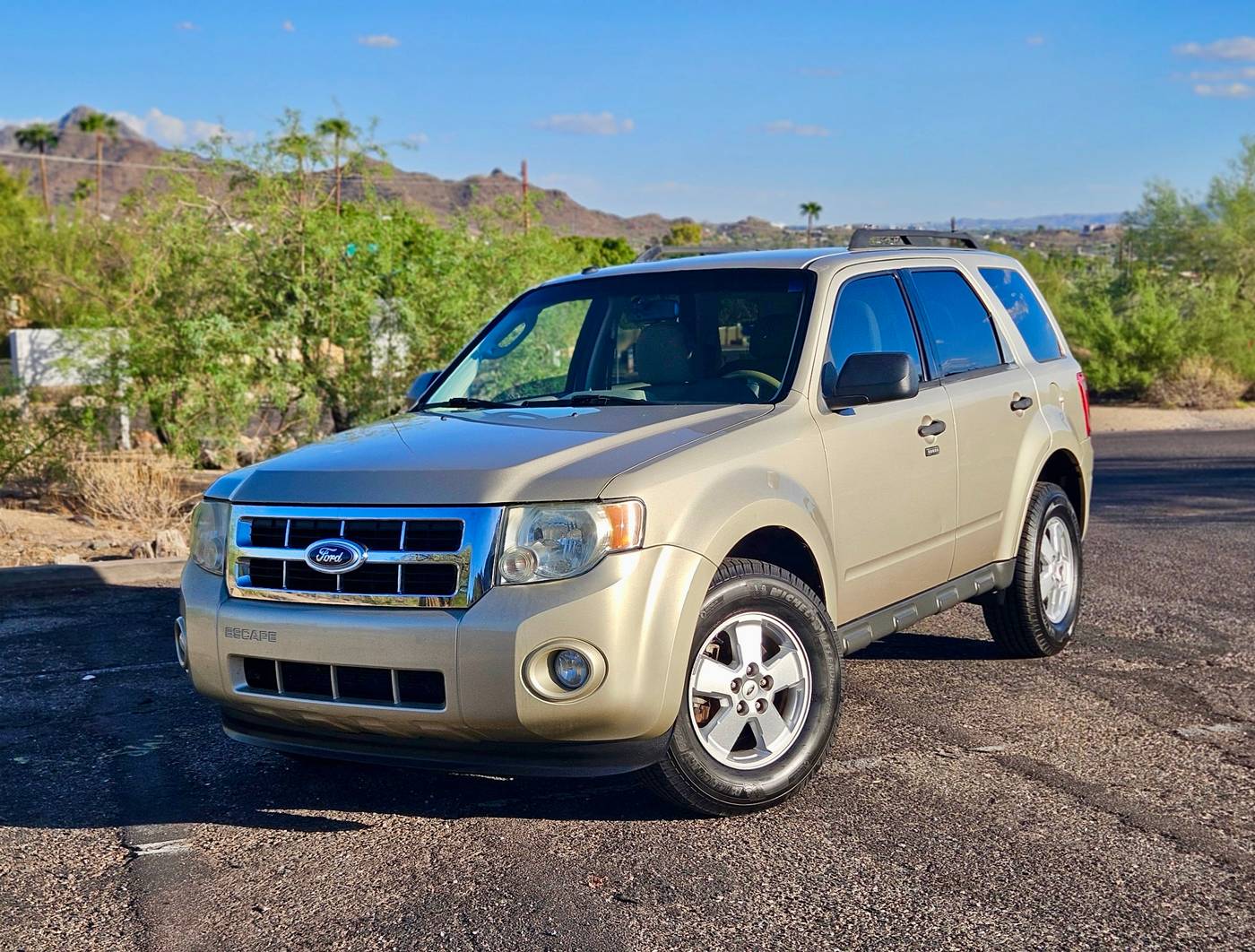 2010 Ford Escape XLT — SUV — 105,685 mi — Phoenix, AZ