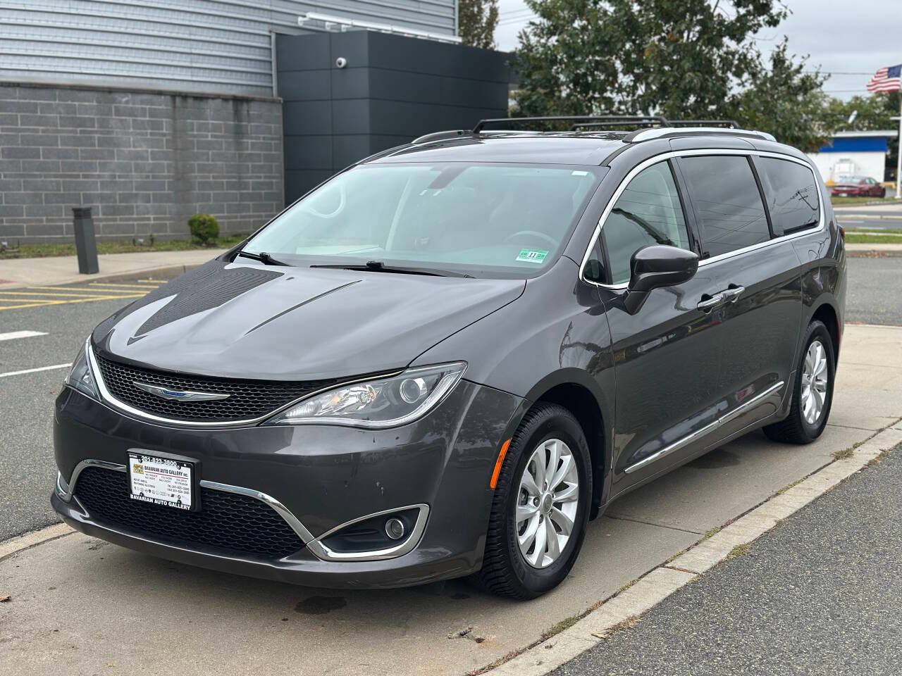 2018 Chrysler Pacifica Touring L — Minivan — 67,495 mi — Bayonne, NJ