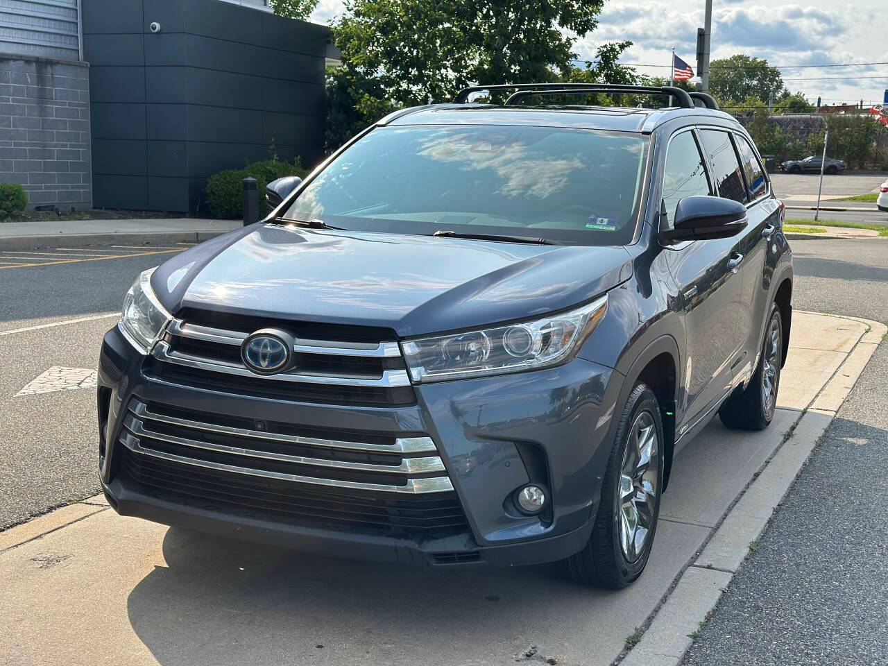 2017 Toyota Highlander Hybrid Limited Platinum — SUV — 140,269 mi — Bayonne, NJ