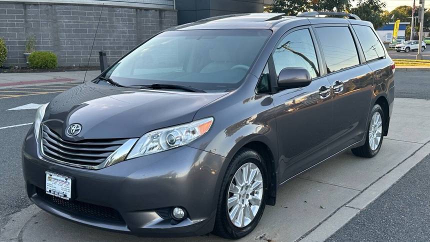 2014 Toyota Sienna XLE — Minivan — 144,674 mi — Bayonne, NJ