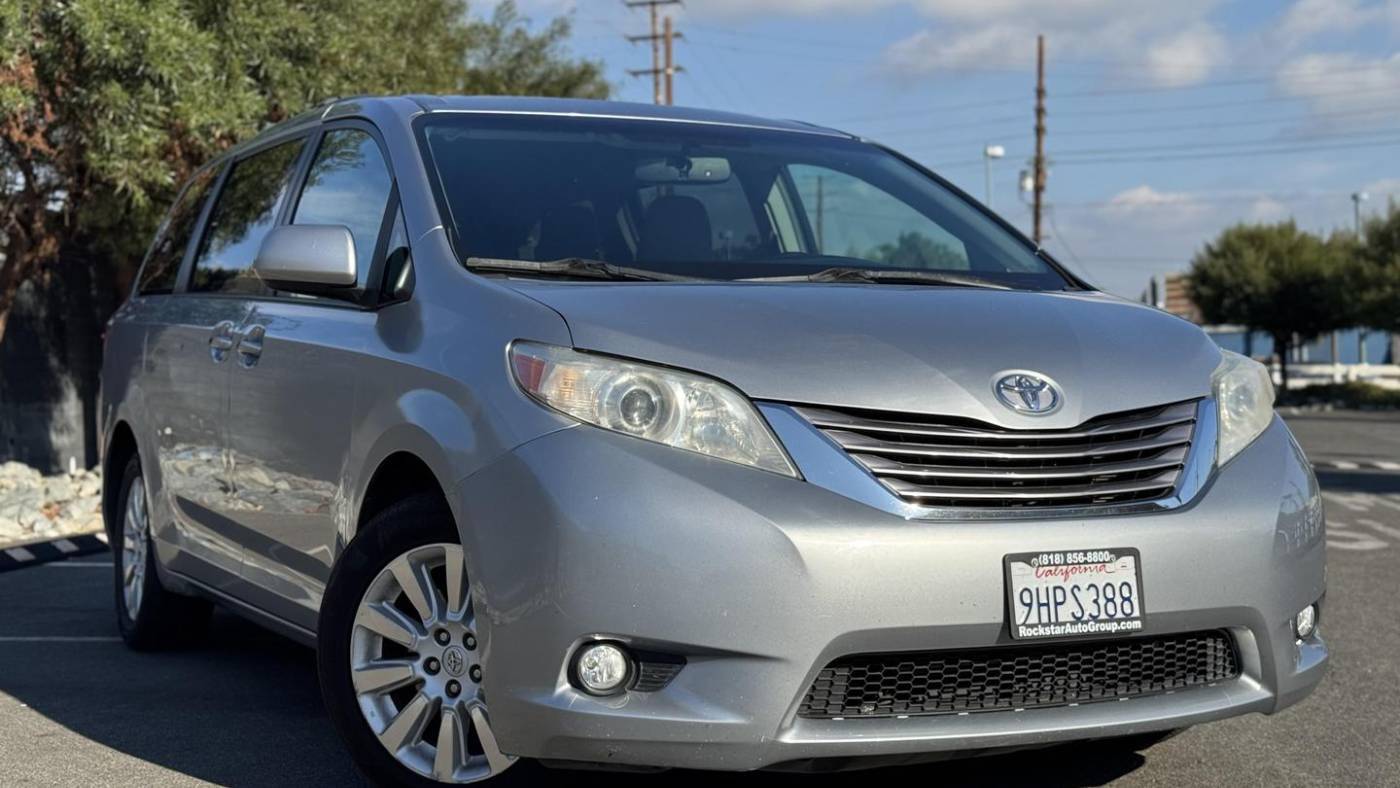 2015 Toyota Sienna XLE Premium — Minivan — 97,804 mi — North Hollywood, CA