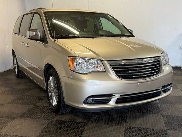 2015 Chrysler Town & Country Touring-L — Minivan — 135,522 mi — Norwalk, OH