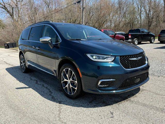 2022 Chrysler Pacifica Limited — Minivan — 30,996 mi — Norwalk, OH