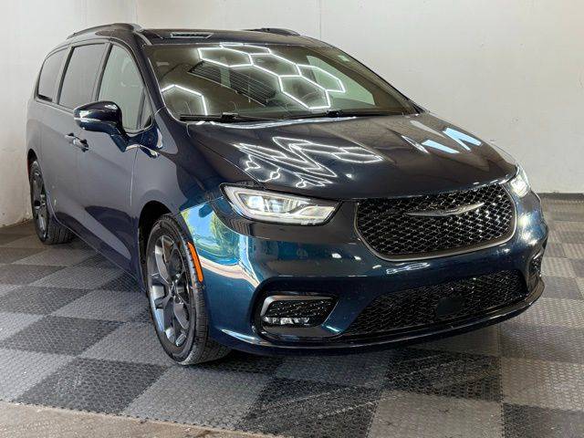 2022 Chrysler Pacifica Limited — Minivan — 40,500 mi — Norwalk, OH
