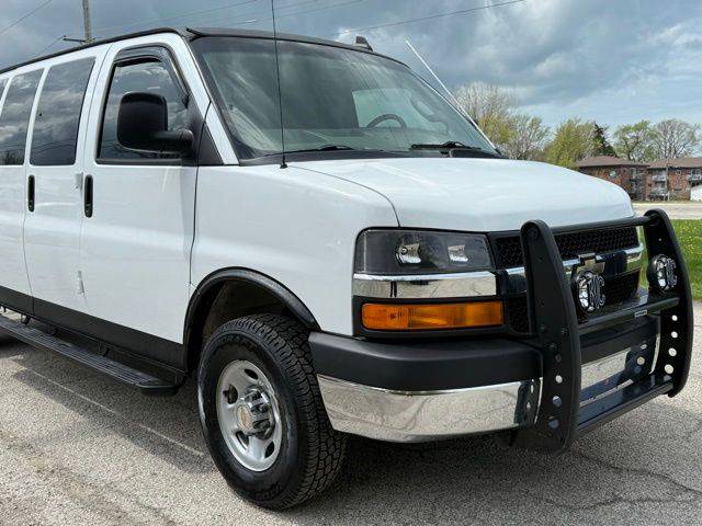 2016 Chevrolet Express Passenger LT — Passenger Van — 65,096 mi — Norwalk, OH
