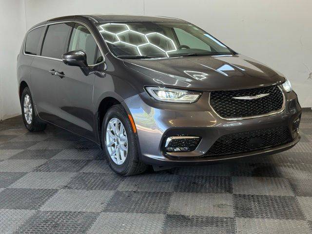 2023 Chrysler Pacifica Touring L — Minivan — 41,396 mi — Norwalk, OH