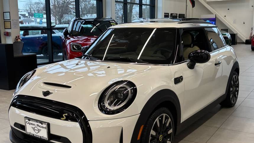 2024 MINI Electric Hardtop Cooper SE — Hatchback — 9,484 mi — Edison, NJ