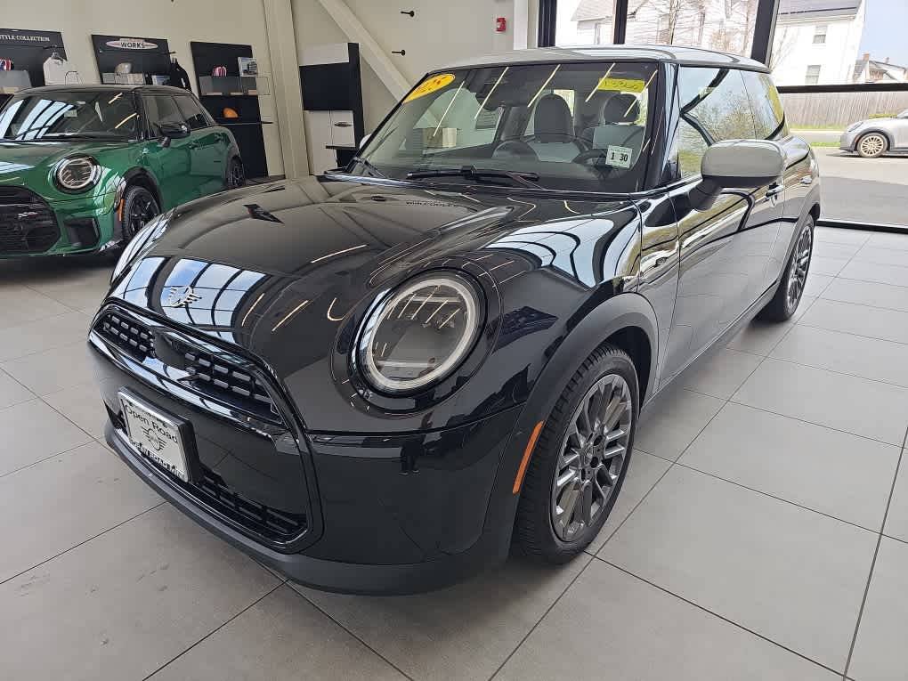 2025 MINI Hardtop C Signature Trim — Hatchback — 6,191 mi — Edison, NJ