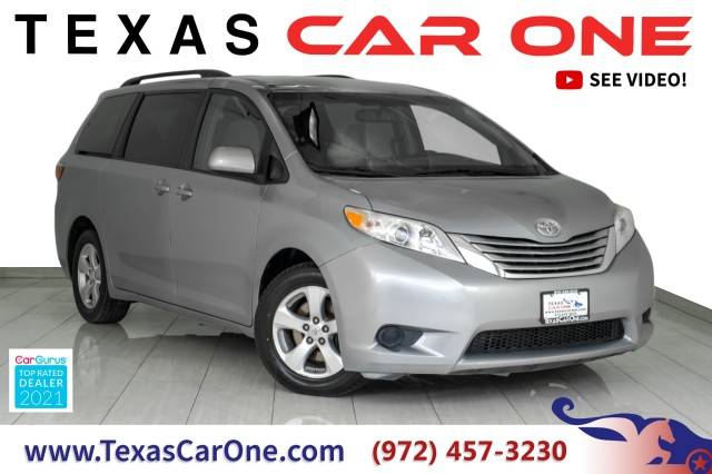 2017 Toyota Sienna LE — Minivan — 82,070 mi — Carrollton, TX
