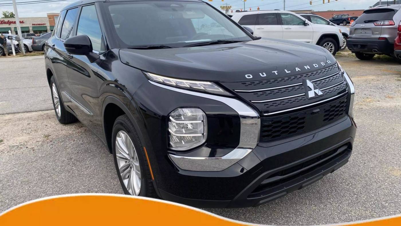 2023 Mitsubishi Outlander ES — SUV — 83,542 mi — Garner, NC