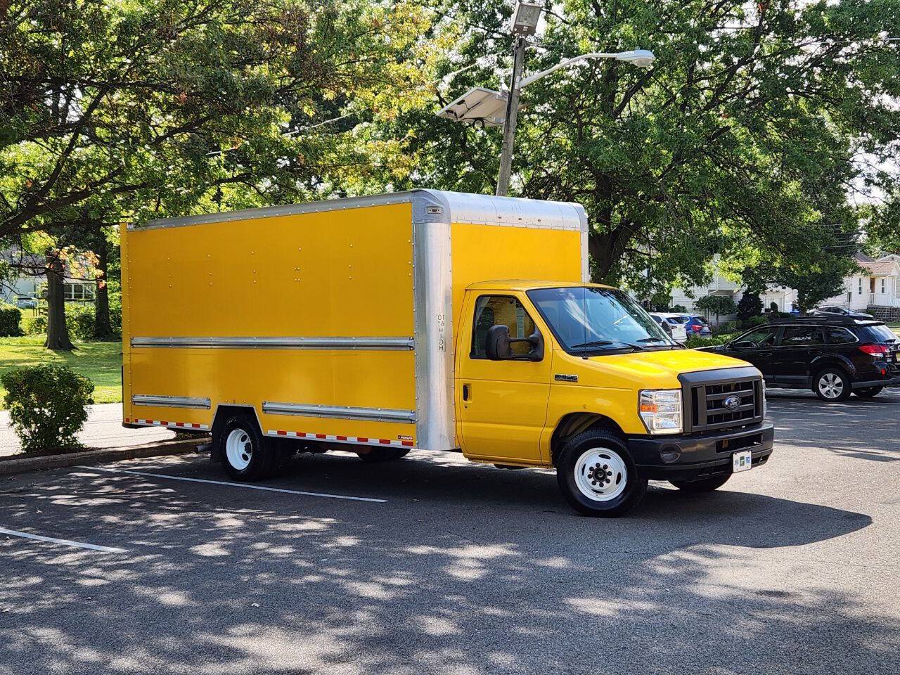 2019 Ford E-Series Cutaway E-350 — Chassis Cab Truck — 127,586 mi — Colonia, NJ