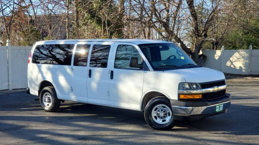 2020 Chevrolet Express Passenger LT — Passenger Van — 69,845 mi — Colonia, NJ