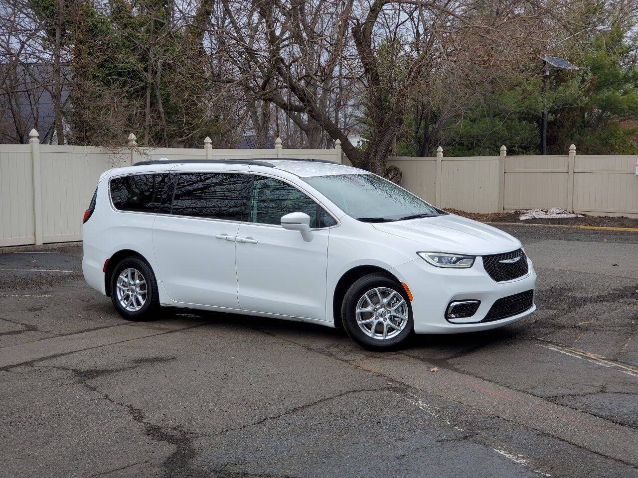 2022 Chrysler Pacifica Touring L — Minivan — 92,252 mi — Colonia, NJ