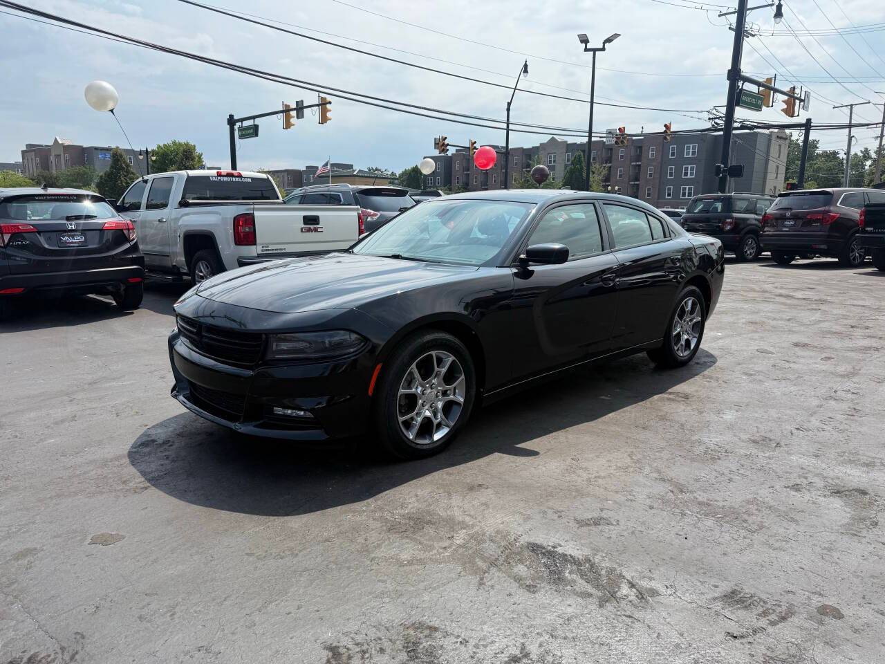 2016 Dodge Charger SXT — Sedan — 143,353 mi — Valparaiso, IN