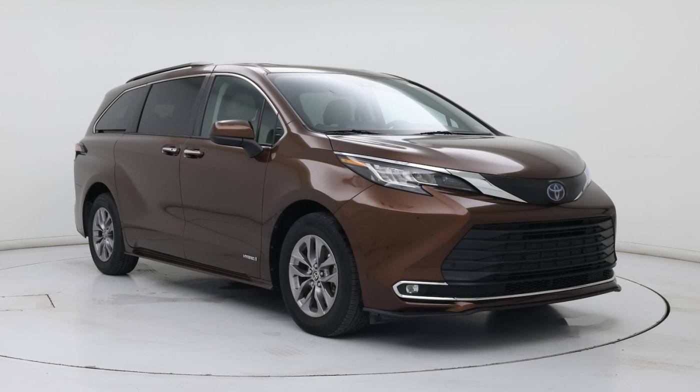 2021 Toyota Sienna XLE — Minivan — 18,966 mi — Lancaster, PA
