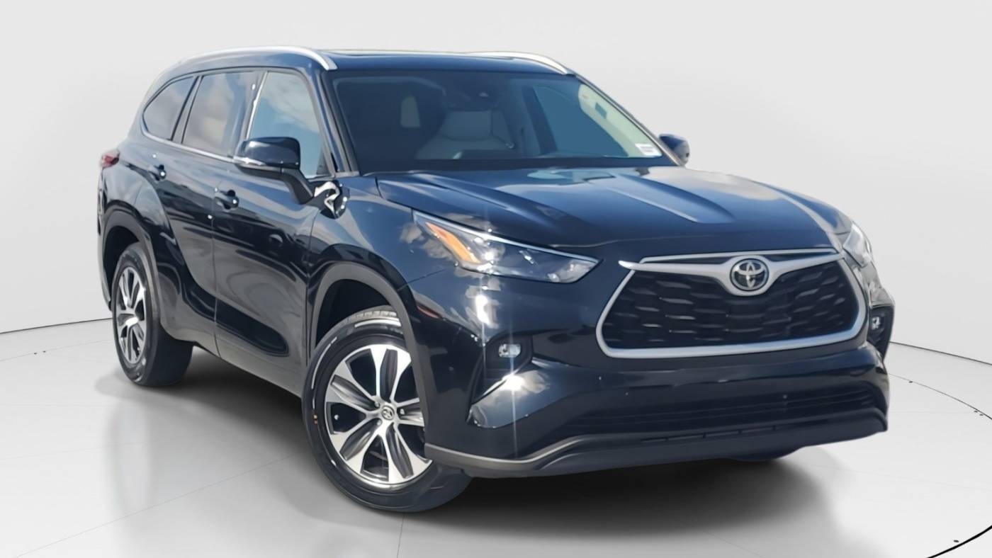 2022 Toyota Highlander XLE — SUV — 22,360 mi — Miami, FL