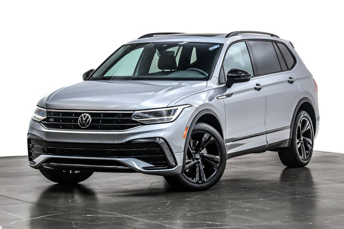 2023 Volkswagen Tiguan SE R-Line Black — SUV — 22,113 mi — Costa Mesa, CA