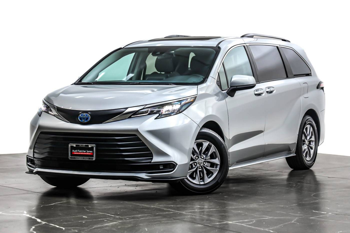 2024 Toyota Sienna LE — Minivan — 38,414 mi — Costa Mesa, CA