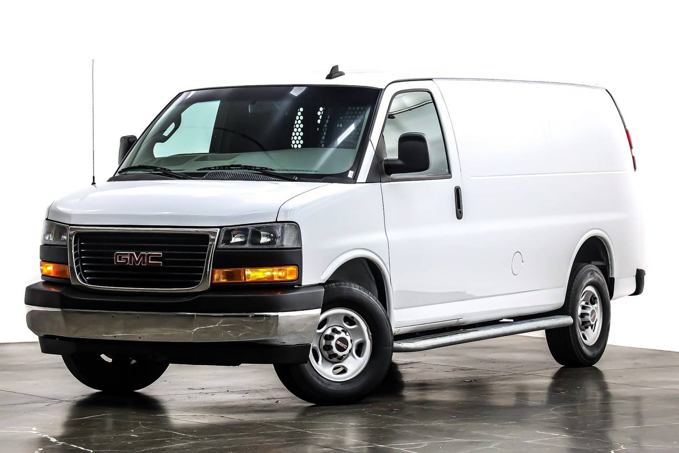 2023 GMC Savana Cargo Van Base — Cargo Van — 21,217 mi — Costa Mesa, CA