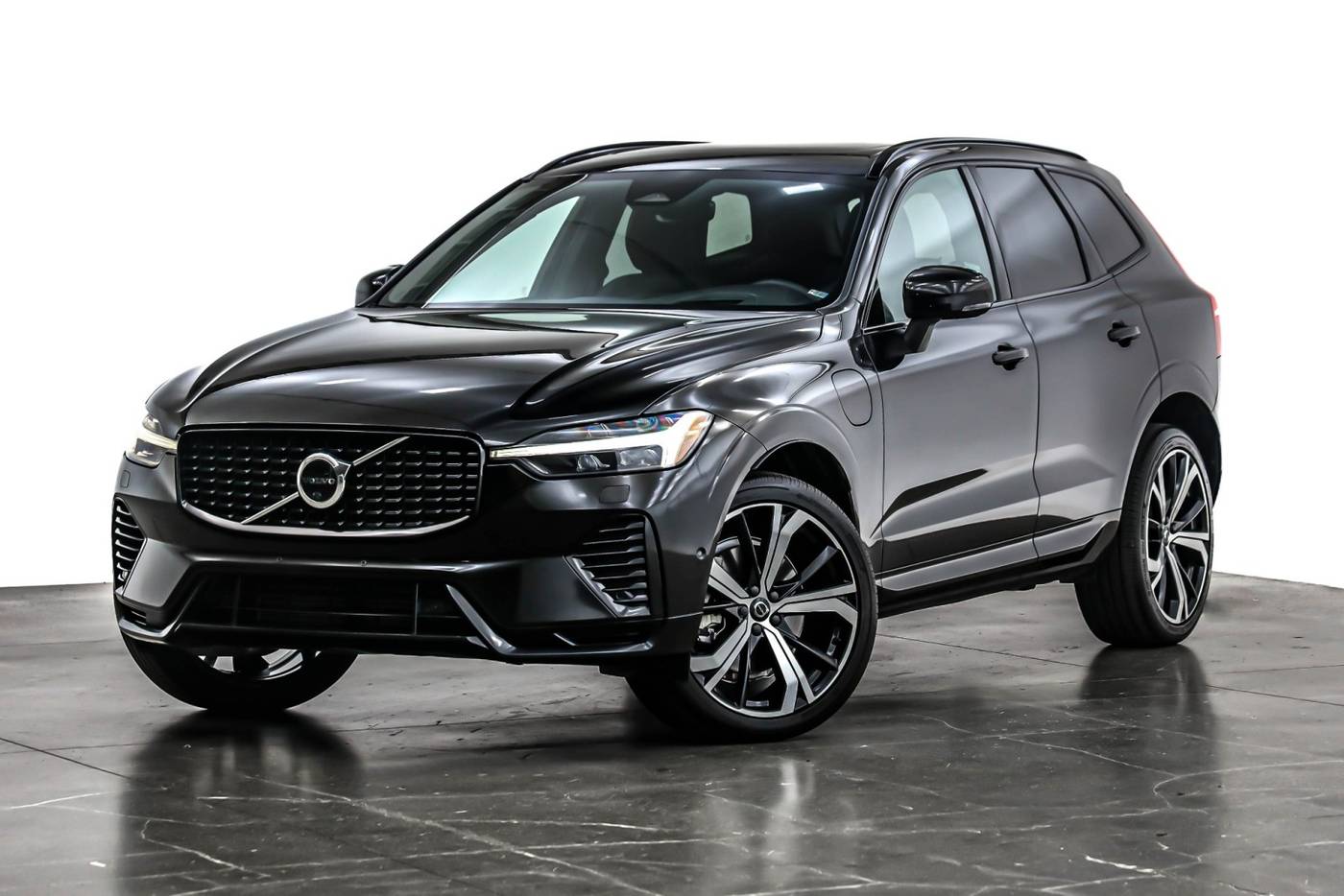 2022 Volvo XC60 Recharge R-Design — SUV — 43,555 mi — Costa Mesa, CA