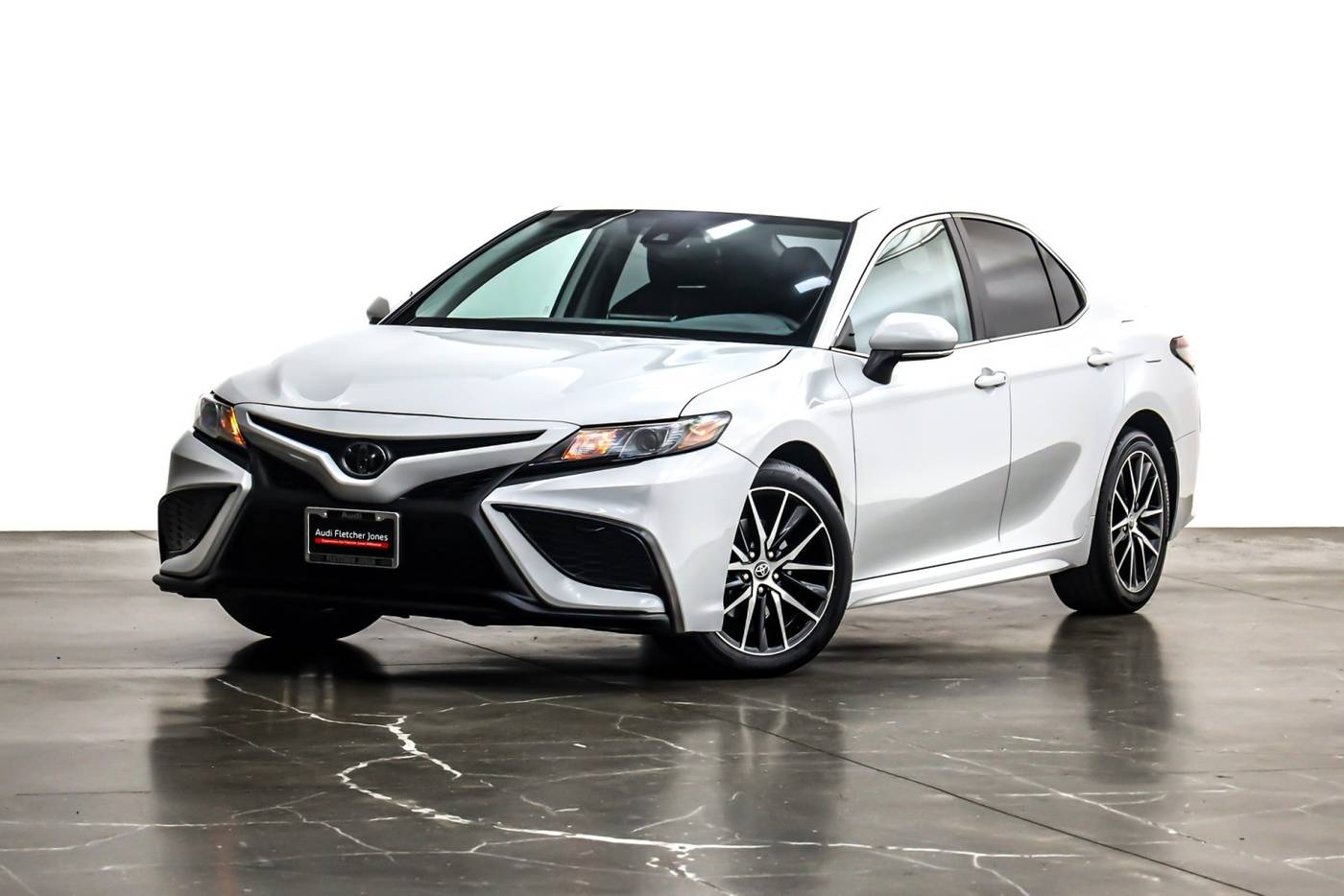 2023 Toyota Camry SE — Sedan — 24,189 mi — Costa Mesa, CA