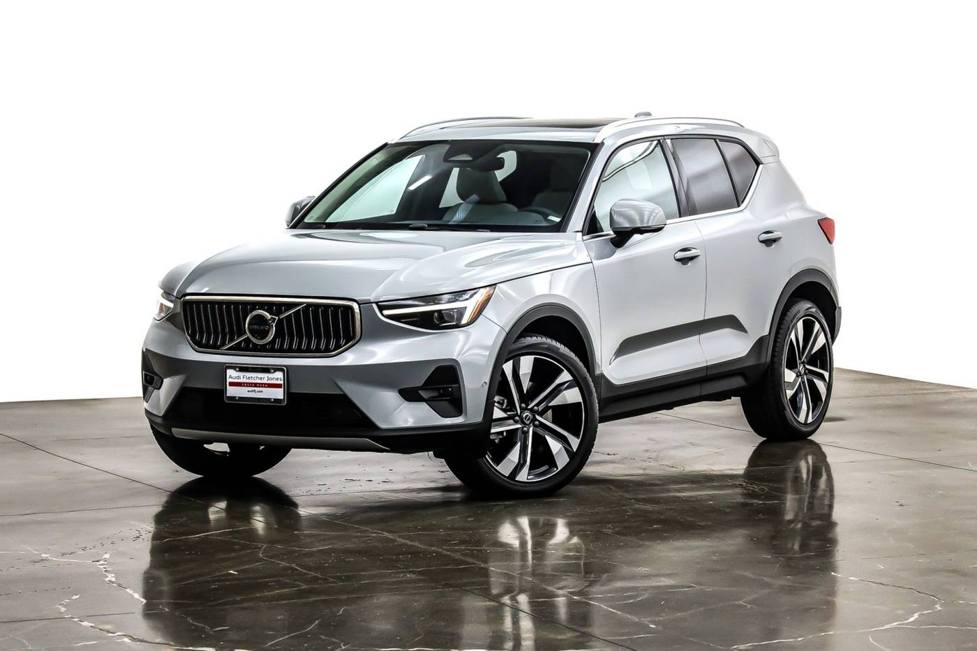 2024 Volvo XC40 Ultimate — SUV — 9,890 mi — Costa Mesa, CA