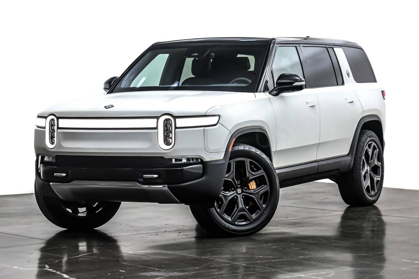 2022 Rivian R1S