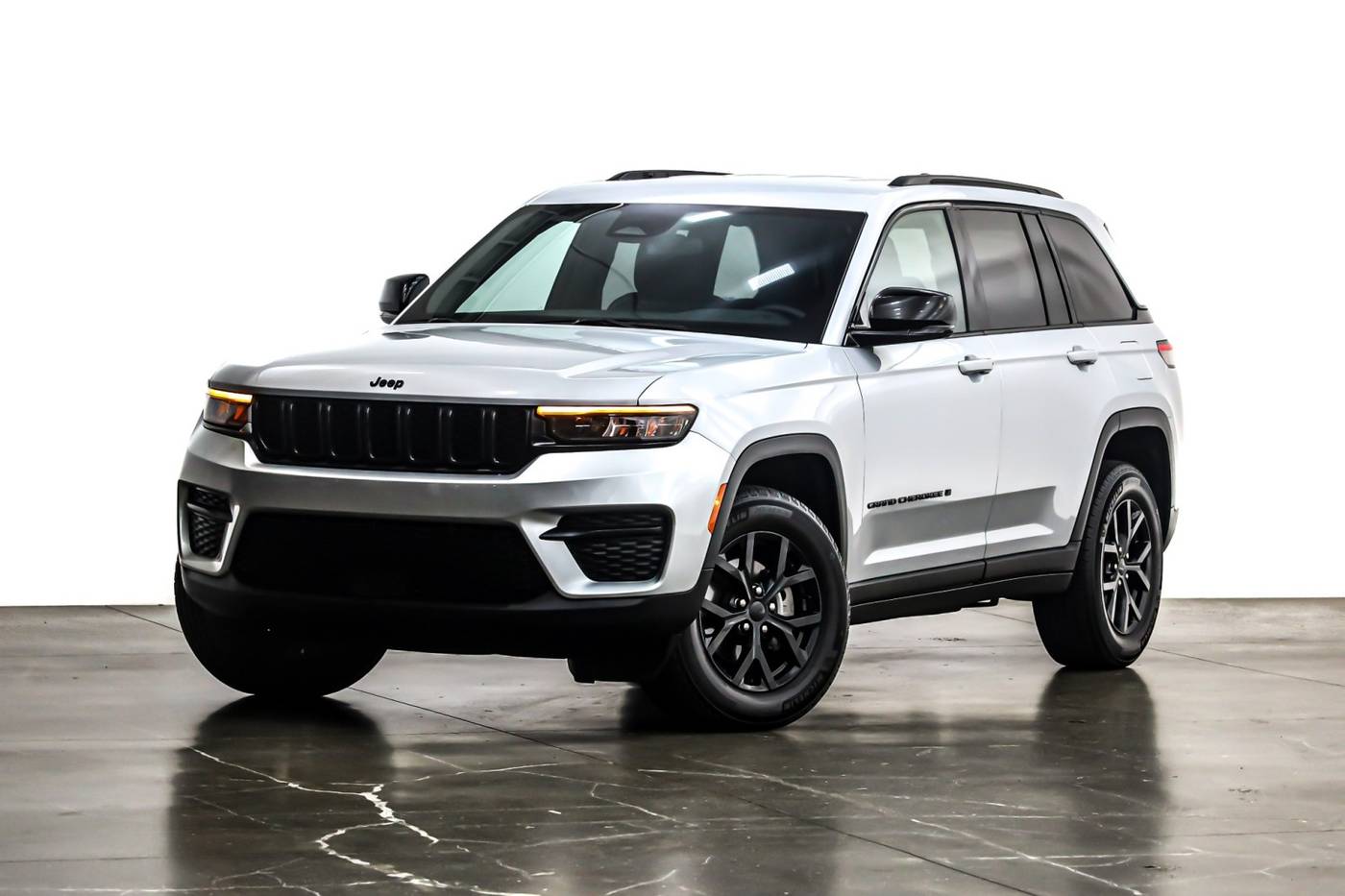 2024 Jeep Grand Cherokee Altitude — SUV — 29,849 mi — Costa Mesa, CA