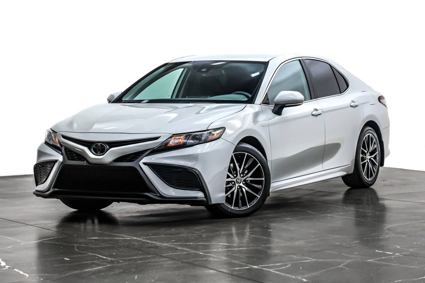 2023 Toyota Camry SE — Sedan — 43,319 mi — Costa Mesa, CA