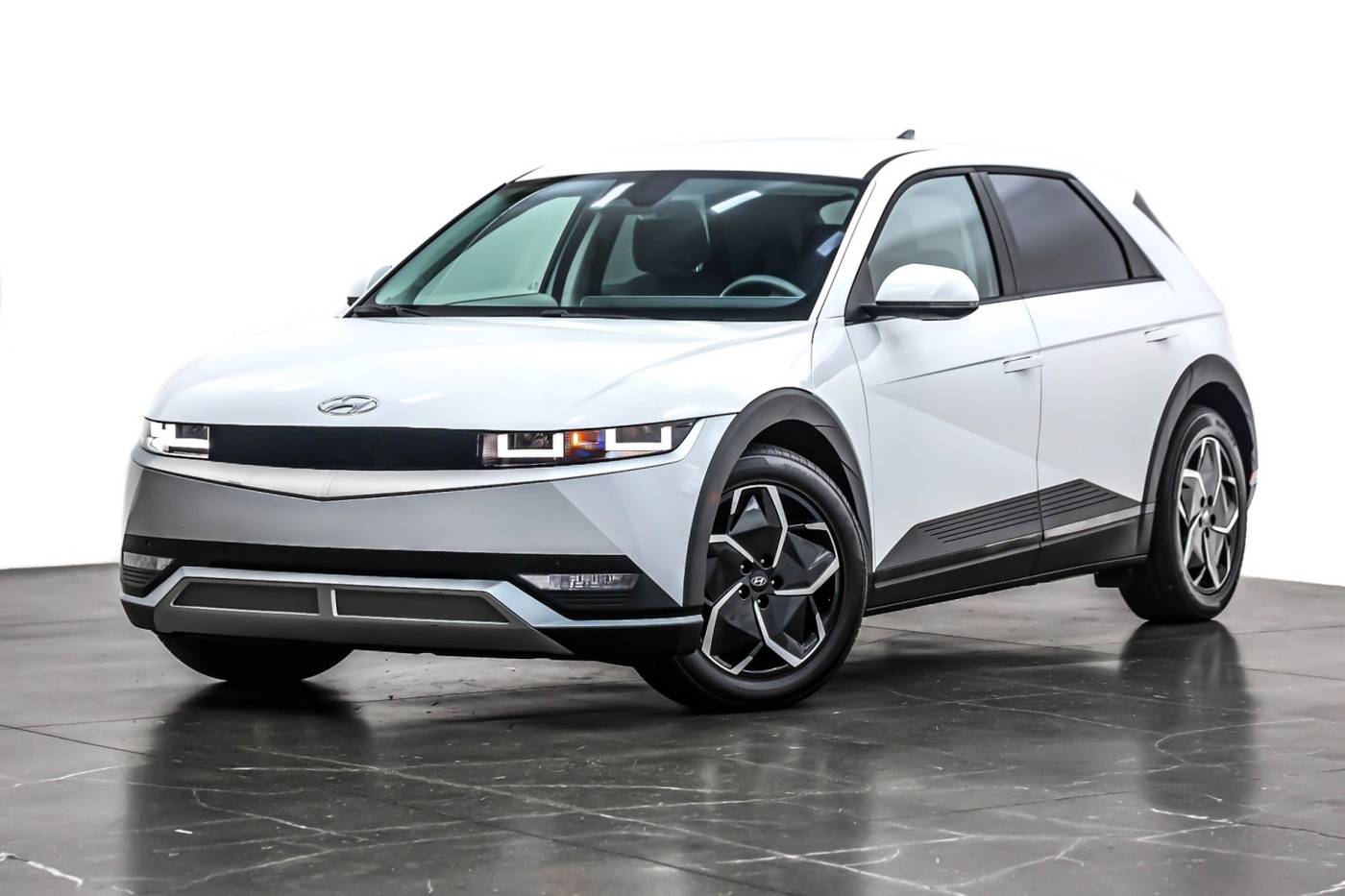 2024 Hyundai IONIQ 5 SEL — SUV — 15,092 mi — Costa Mesa, CA