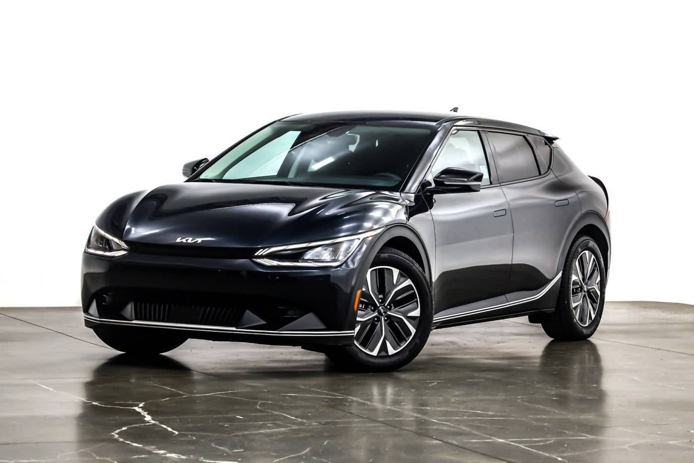 2024 Kia EV6 Light — SUV — 8,912 mi — Costa Mesa, CA
