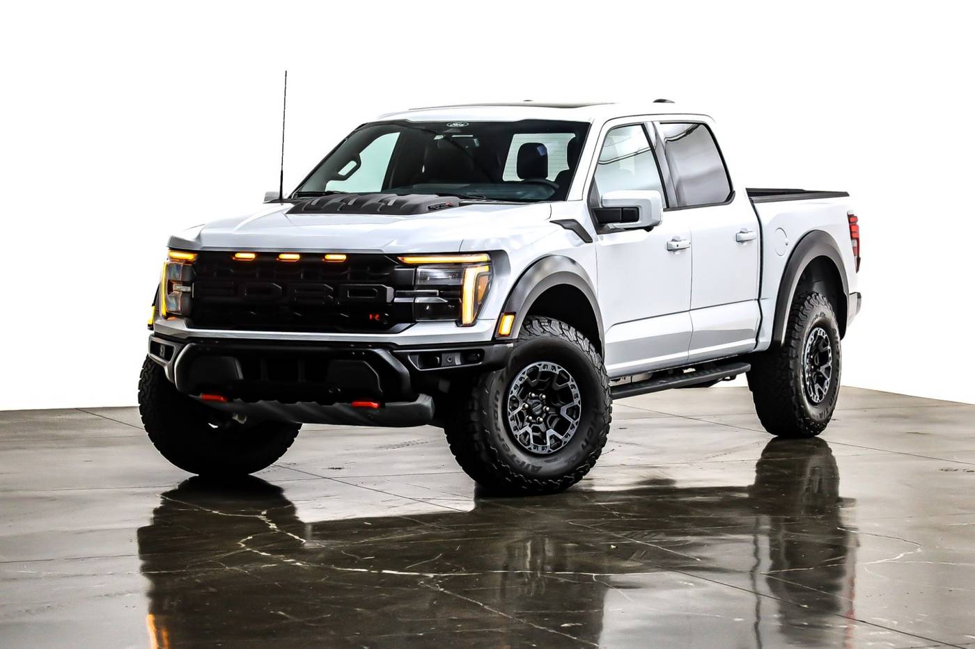 2025 Ford F-150 Raptor — Pickup Truck — 136 mi — Costa Mesa, CA