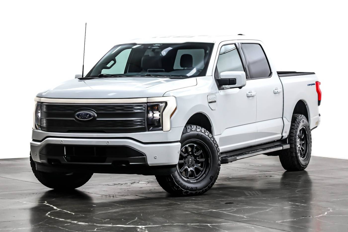 2022 Ford F-150 Lightning LARIAT — Pickup Truck — 30,024 mi — Costa Mesa, CA