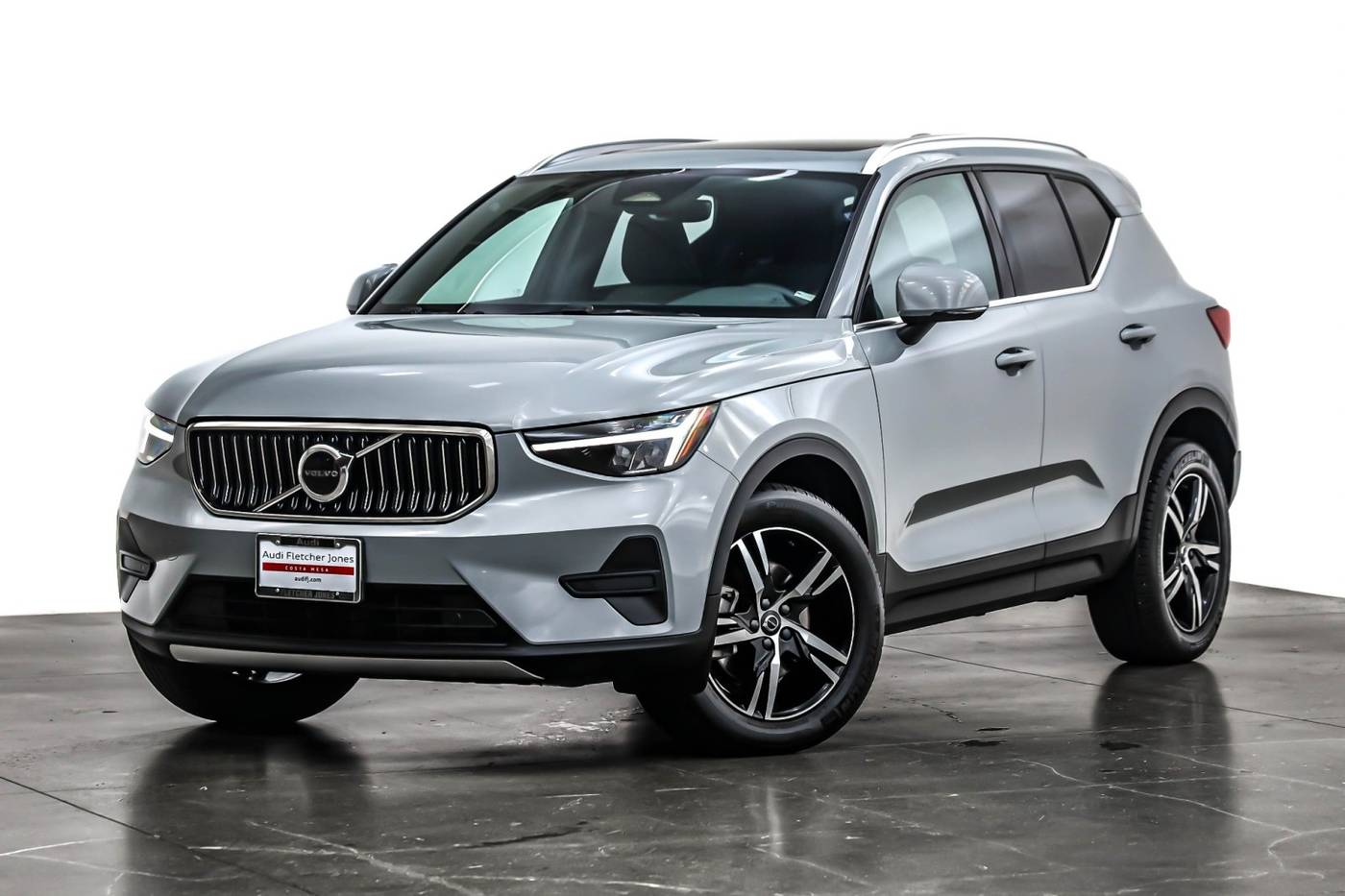 2024 Volvo XC40 Core — SUV — 17,823 mi — Costa Mesa, CA