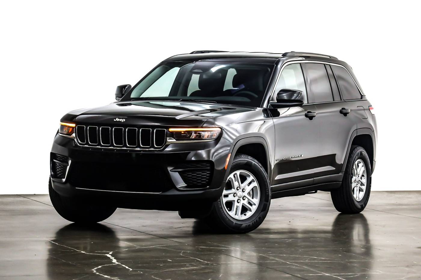 2023 Jeep Grand Cherokee Laredo — SUV — 28,046 mi — Costa Mesa, CA